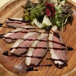 タヴォロッツァ - フランス産鴨のスモーク　赤ワインソース