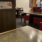 麺　藏藏 - 落ち着いた雰囲気の店内