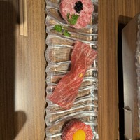 うしごろバンビーナ 銀座店 - 生肉3種盛り合わせ