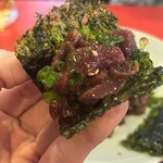 大衆韓国 - ユッケを韓国海苔で