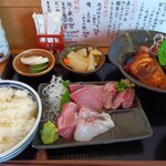 めし家 やまや - 地魚三点盛プラス煮魚セット