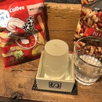 麹町いづみや しろ - カルビーかっぱえびせん ・来福   おりがらみ 純米吟醸 