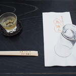 鳥彌三 - 梅酒とテーブルセッティング