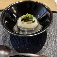 ひがしやま 司 - 鯛出汁の舎利粥、鯛の白子ペースト、山葵菜と鯛丸ごと