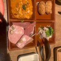 マヌエル タスカ ド ターリョ 丸の内店 - 