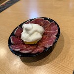 札幌成吉思汗 壱 - 名物生ラムユッケ。これ、最&高！