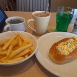 ガスト - ちょいもりポテトフライ　コッペパンたまごサラダ