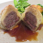 ラ メゾン クルティーヌ - 凶暴な猪もこんな姿に。