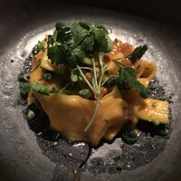 ザ タヴァン グリル＆ラウンジ - 