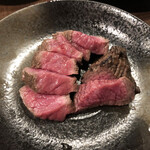 肉山 - 9．熊本県産赤牛のトモサンカク