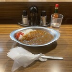 レストラン 中里 - カツカレー。銀のお皿とスプーンのカンカン音がいいです♪