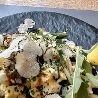 アルティザン ドゥ ラ トリュフ パリ - サマートリュフのニース風冷製パスタアイオリソース