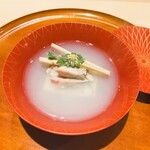 銀座 しのはら - （お椀）ハマグリ、フキノトウ、胡麻豆腐