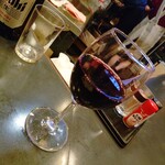 やきとり大野屋 - ワイン見ると初代の顔を思い出します。