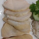 フォーシンタスキッチン - 鶏飯。肉は柔らかく、調味料で味変が楽しめます。