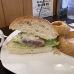 ダグズ・バーガー 宮古島本店 - 