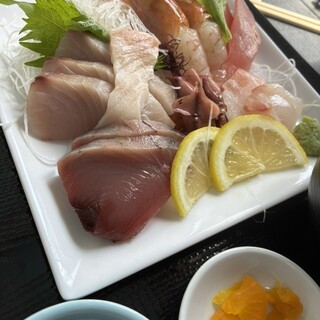 口コミ一覧 : 魚魚魚 （ギョギョギョ） - 河和/海鮮 [食べログ]