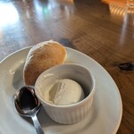 カルネジーオ ウエスト - 