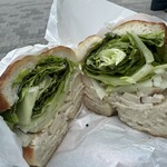 MARUICHI BAGEL - チキン＋オニオン＋レタスを米粉のベーグルで