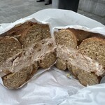 MARUICHI BAGEL - アップルシナモンクリームチーズをセブングレインハニーフィグで