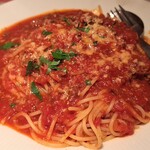 ラ・ベファーナ - フレッシュトマト、バジル、モッツァレラチーズのトマトソース スパゲッティーニ