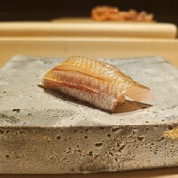 鮨 由う - 