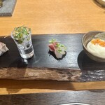 roku - 前菜　ヒラメのエンガワ葉山葵のマリネ　真鯛の昆布締め　ホワイトアスパラのムース桜海老