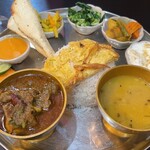 インド レストラン＆BAR ガウレ 美野島店 - 