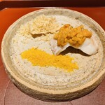 馳走 啐啄一十  - 【写真⑮】白甘鯛(長崎県)、紫雲丹(長崎県大村湾)載せ、削り唐墨