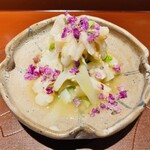 馳走 啐啄一十  - 【写真③】本ミル貝(山口県下関市)とうるい(山形県)の和え物