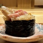 すが弥 - トロがはみ出てるんですけど〜