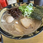 天龍ラーメン - 煮玉子入りラーメンアップです。