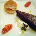 神田小川町 幻のイタリアン カンティーニ - ガトーショコラとムースショコラブランのミルフィーユ