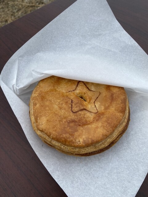 JAWS MEATPIE - 赤嶺/パン | 食べログ