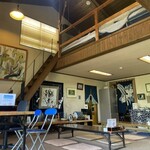 来楽庵 - 店内　椅子のテーブルもあります