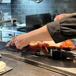 仁修樓 - お肉を切り取ります