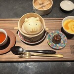 仁修樓 - マンゴープリンとココナッツミルク　紹興酒カヌレ　カスタード饅　ライチ紅茶