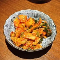 焼肉 にくだらけ - キムチ盛り合わせ