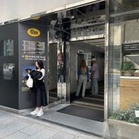 銀座のステーキ 銀座中央店 - お店のビル1階入り口