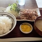 加賀家食堂 - 焼肉定食(1,000円)