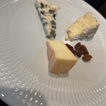 フランス料理 ル・クール - マンステール、ロックフォール、カマンベールノルマンディ