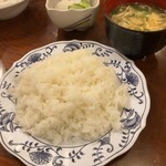モンブラン 浅草店 - サラダセットのご飯、味噌汁、おしんこ