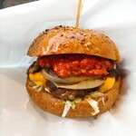 小綿商店 - ビアフェスバーガー、ミートソースチーズ肉汁でジューシー