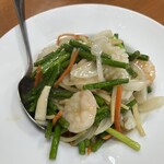 華珍楼 - にんにくの芽とエビイカのしお味炒め