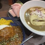 ヌードル＆スパイスカレー 今日の1番 - 
