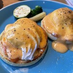 グロリアス チェーン カフェ - エッグベネディクト
