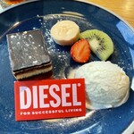 グロリアス チェーン カフェ - DIESELデザート