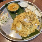 インドダバ - チキンビリヤニ、とっても具沢山です！