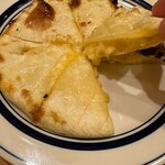 やっぱりインディア - チーズクルチャ（ハーフ）