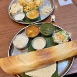 インドダバ - プレートにはバナナの葉っぱが敷いてあります✨